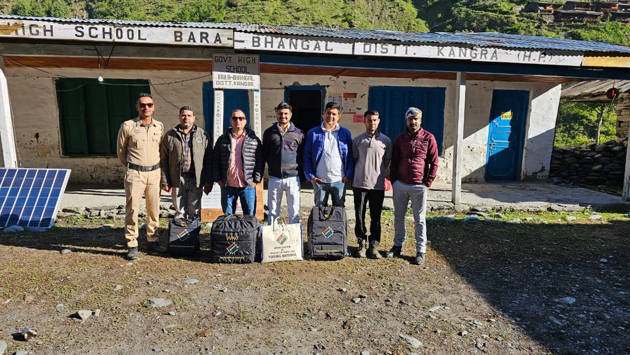 The polling team that went to Bada Bhangal returned by helicopter.