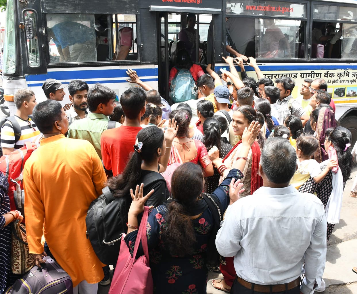 Buses going to Nainital are packed, roadways ran 10 additional buses