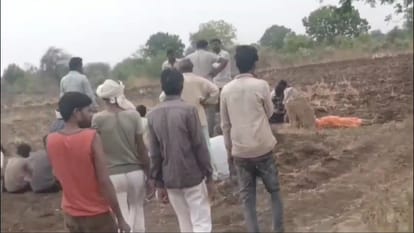 The mine collapsed on the women who had gone to extract soil to plaster their kutcha houses
