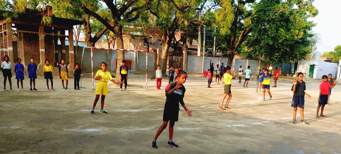 Pawaiya team in handball and Dhanpara team winner in Kho-Kho
