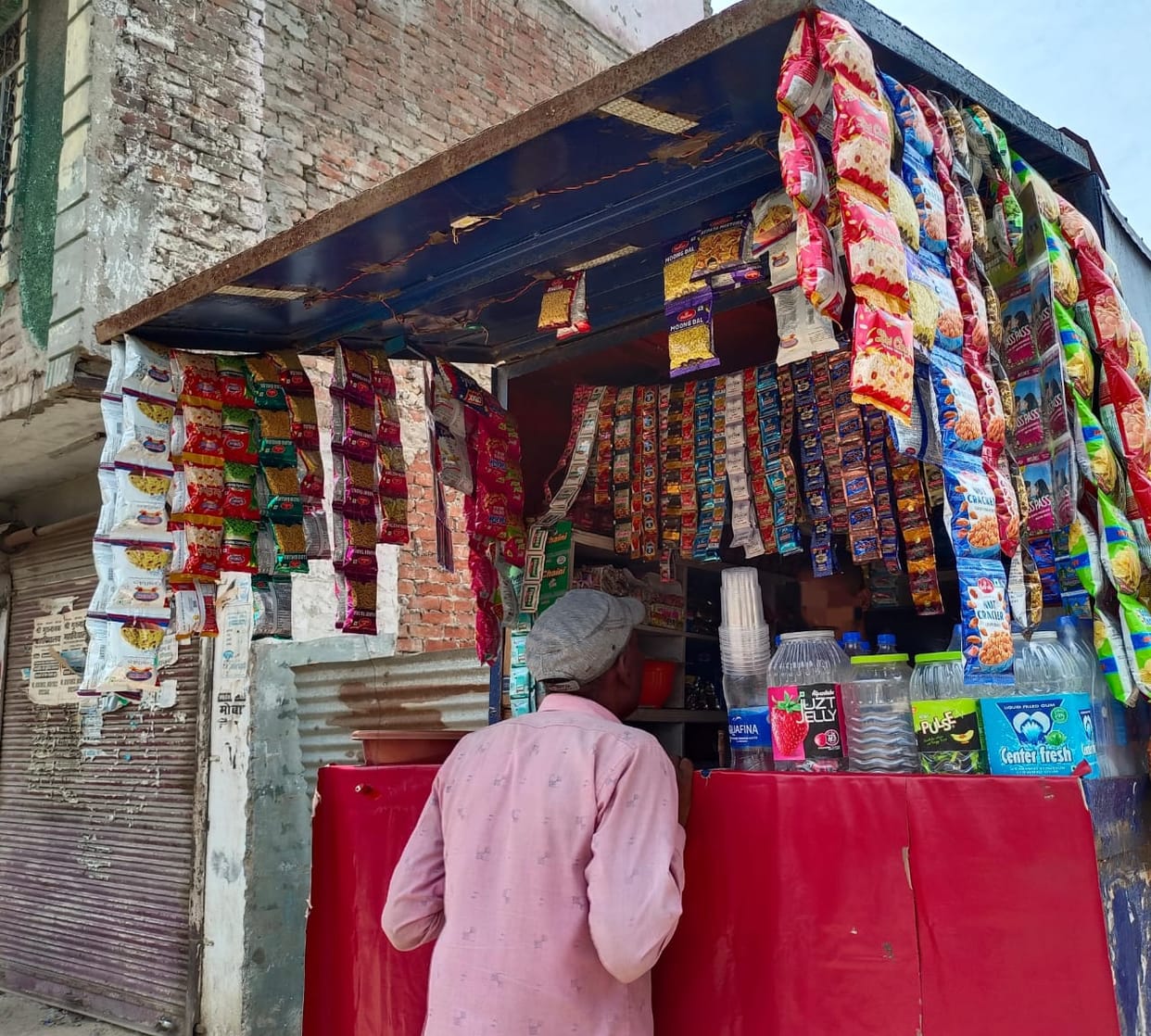 No effect of ban...tobacco being sold with pan masala
