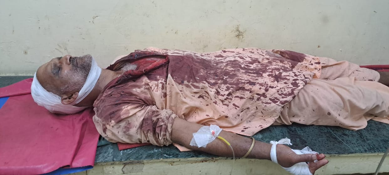 Swami and Sadhvi left bleeding after being attacked with a sword in Tipri