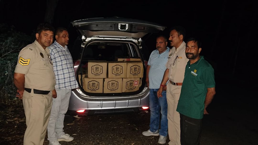 Two caught with 30 boxes of liquor and beer in Jogindernagar