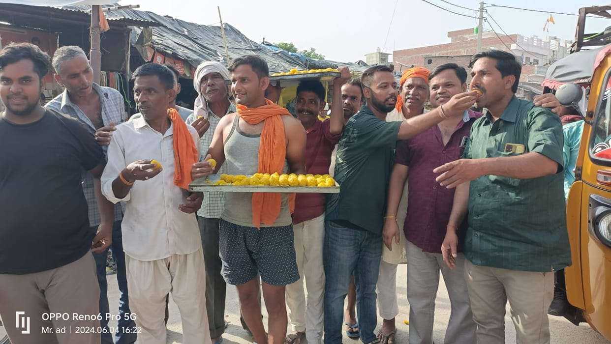 Celebrated the victory of BJP candidate Chhatrapal Gangwar