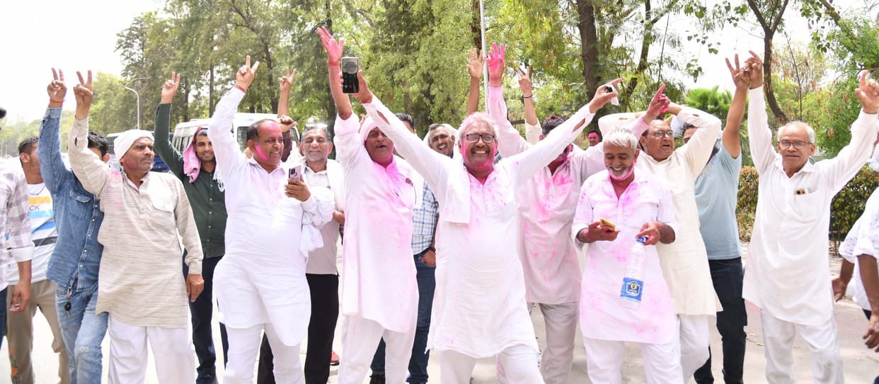 As soon as they got the lead in the morning, JP supporters raised slogans of victory, gulal was blown at 12.30, drums were played at 12.30.