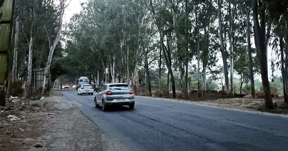 Ban on compensation for land acquired for highway on Barrage Road
