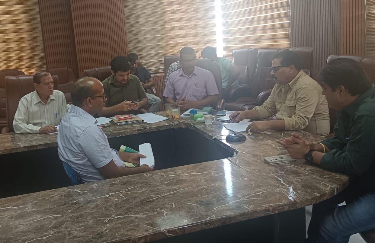 Four consumers reached Electricity Corporation Janata Darbar, two got resolved