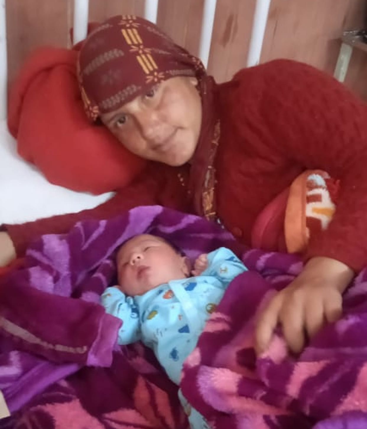 There was echoing noise in 108 ambulance in Pangi, mother and child were healthy.