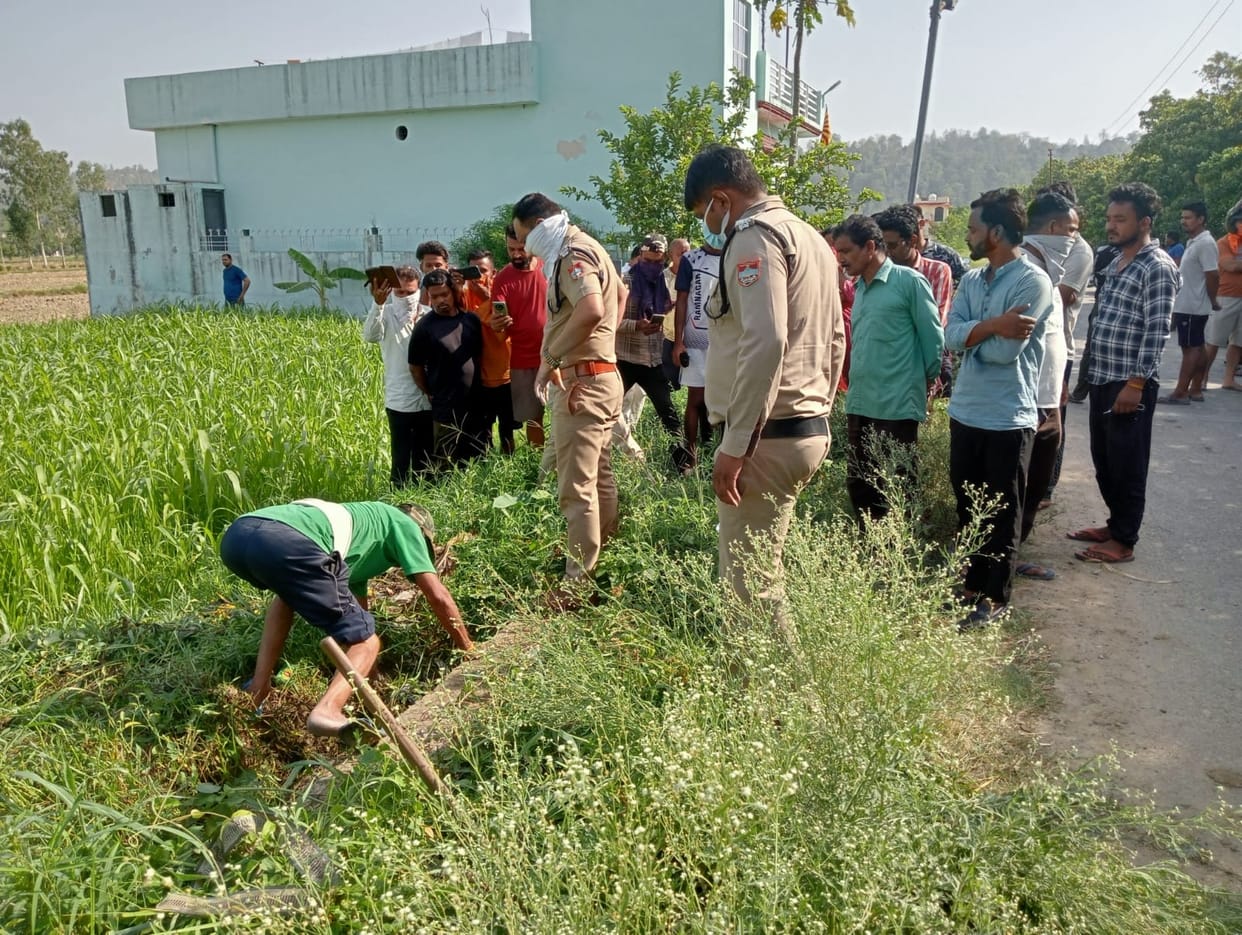 Unknown youth's body found in irrigation canal in Karanpur, sensation