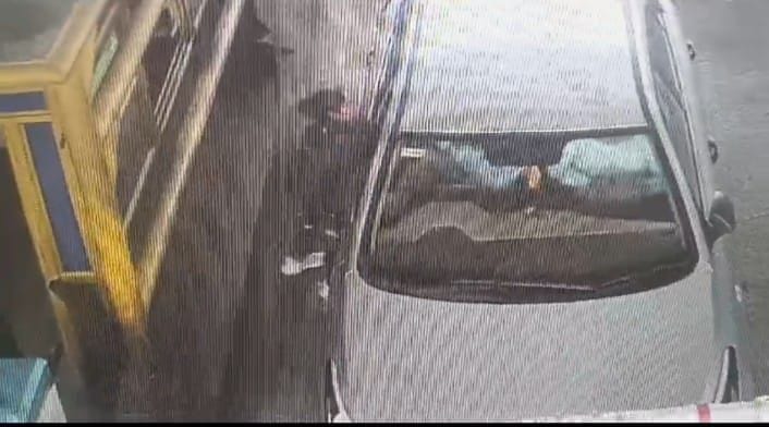 Car rider misbehaved with female employee at Bhigan toll plaza, hit her on the face with mobile phone, punched her when she protested