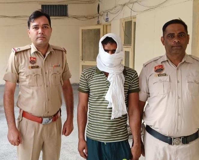 Sonipat News: छिपे रहने के लिए वैष्णो देवी धाम में भीख मांगी, पैसों का इंतजाम करने सोनीपत आया तो धरा गया तिहरे हत्याकांड का आरोपी