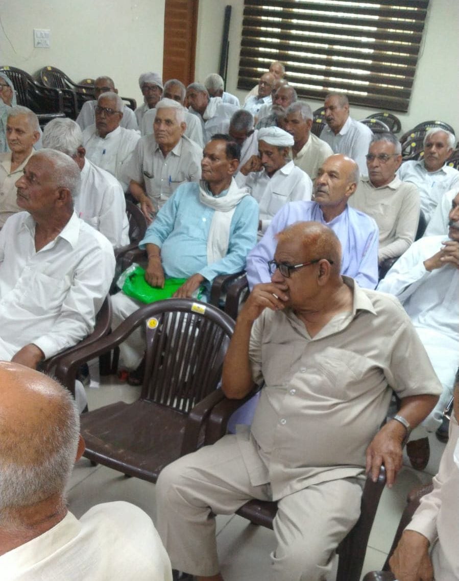 Retired employees should be given medical allowance of Rs 3000 every month.