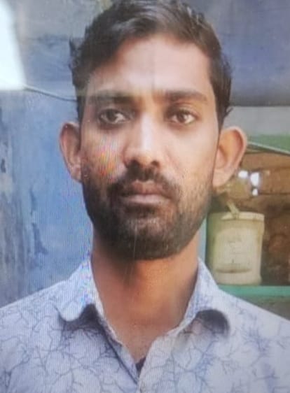 Bike rider's neck severed after getting entangled in pole wire