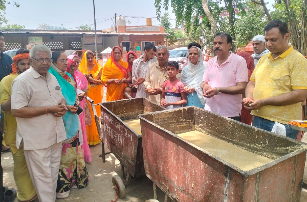 Devotees worshiped Shani Dev