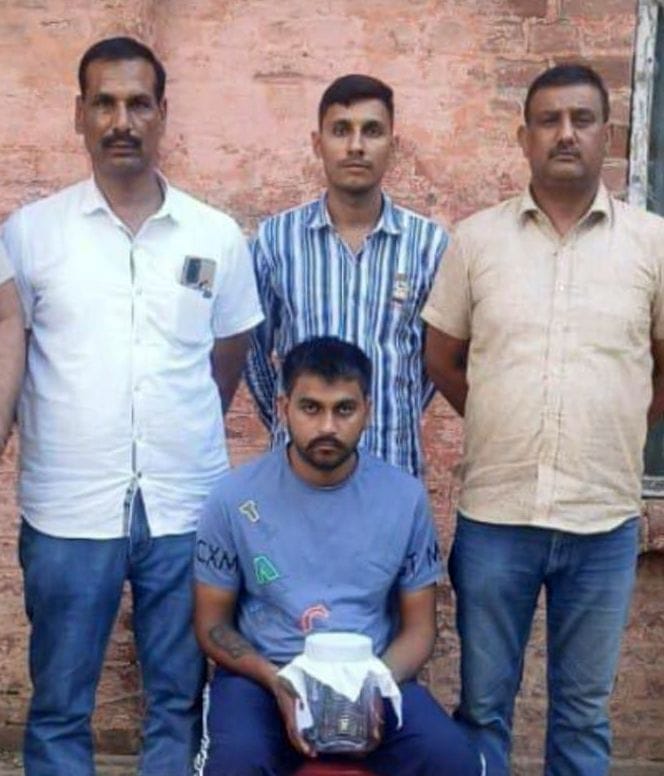 Youth arrested with illegal weapon
