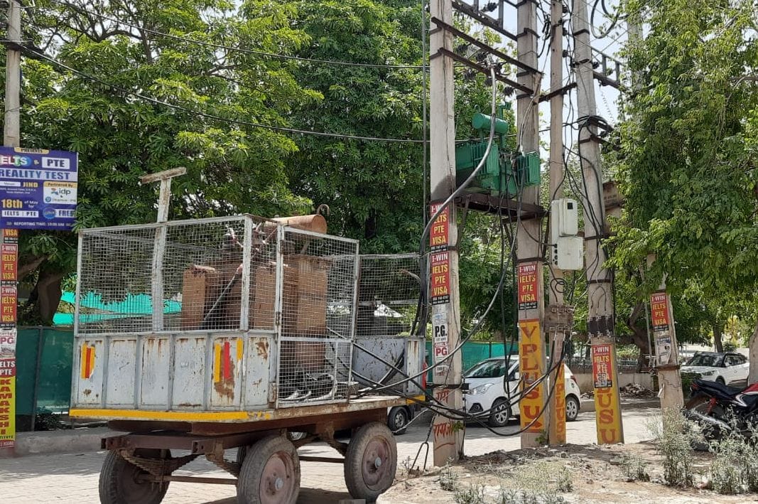 98 poles and 12 transformers fell due to storm on the second day