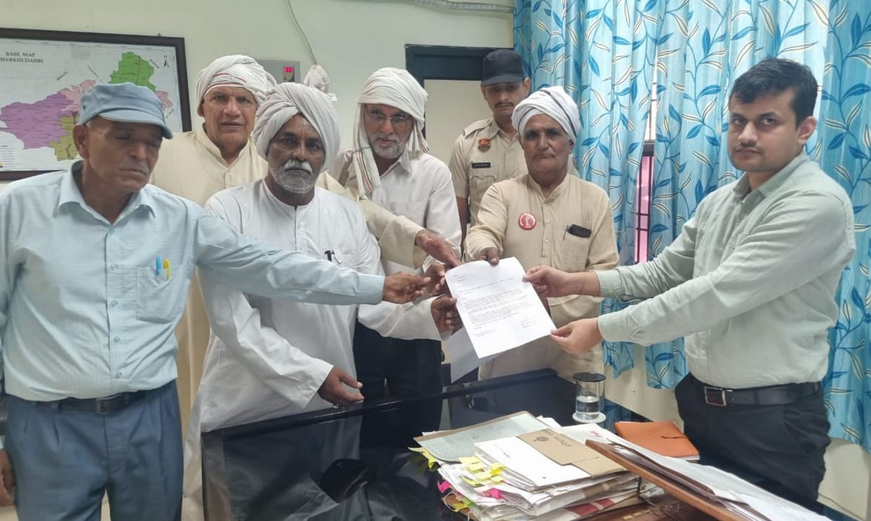 Kisan Sabha submitted memorandum to the Municipal Commissioner