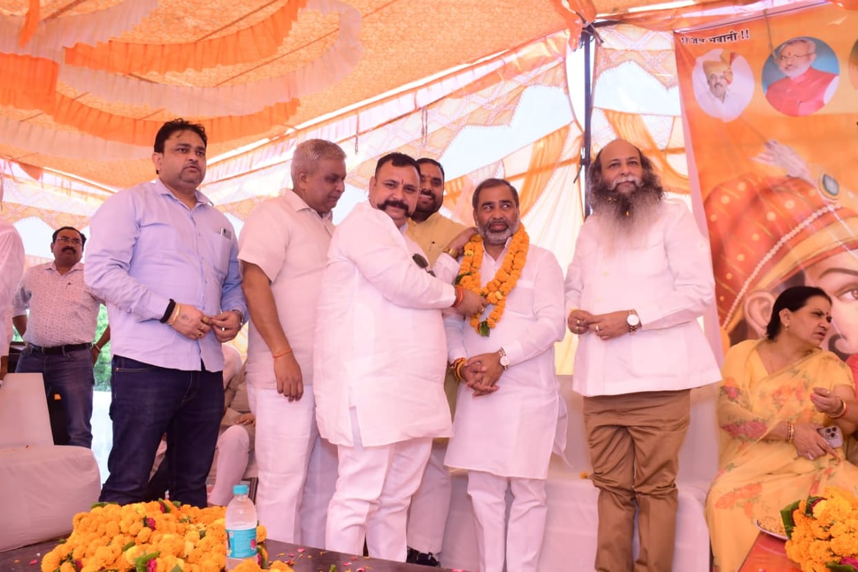 Owaisi is a descendant of Babar and Ghori: Ammu