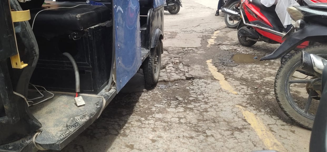 From the main market to the internal roads of the city, they have become dilapidated, waiting for construction