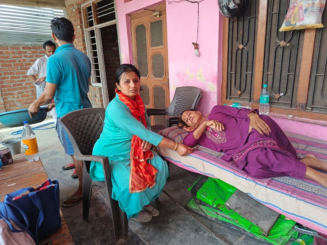 Vacant posts of specialists in Sujanpur hospital, patients wandering for treatment