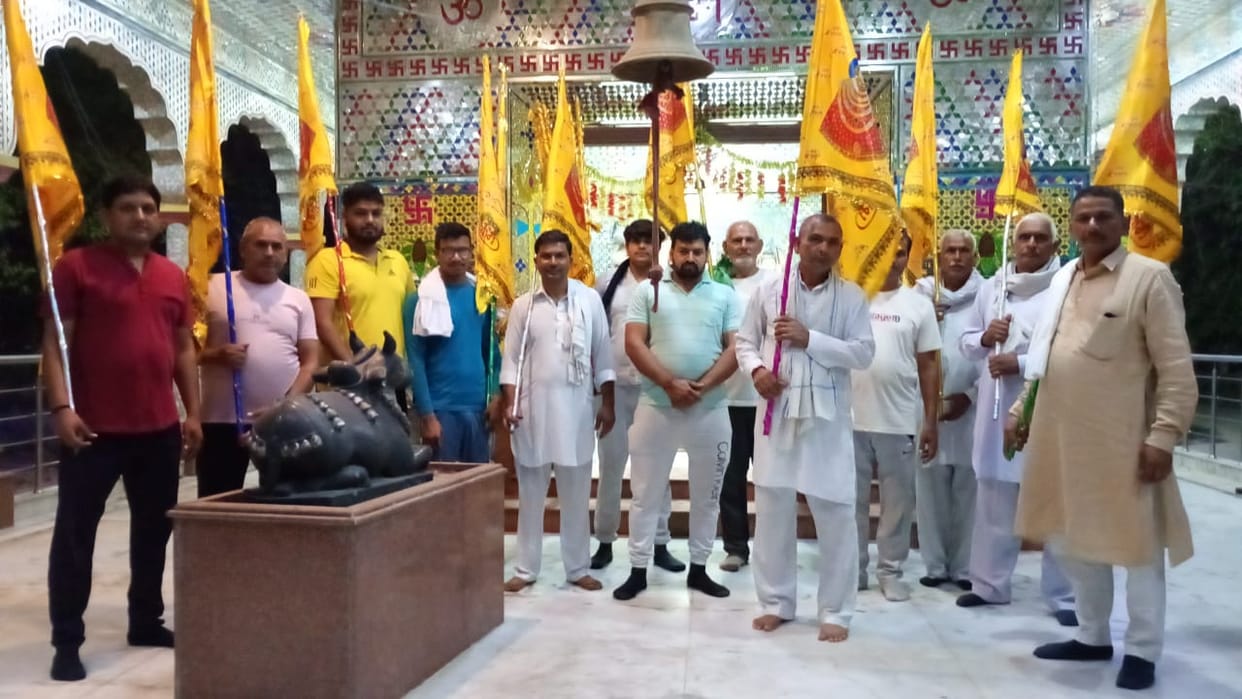 Foot group leaves from Badli for Khatu Shyam