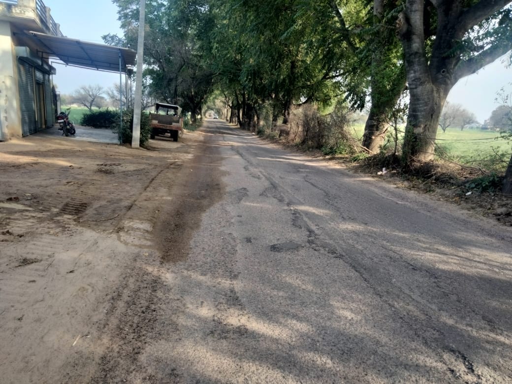 Villagers met minister demanding road construction