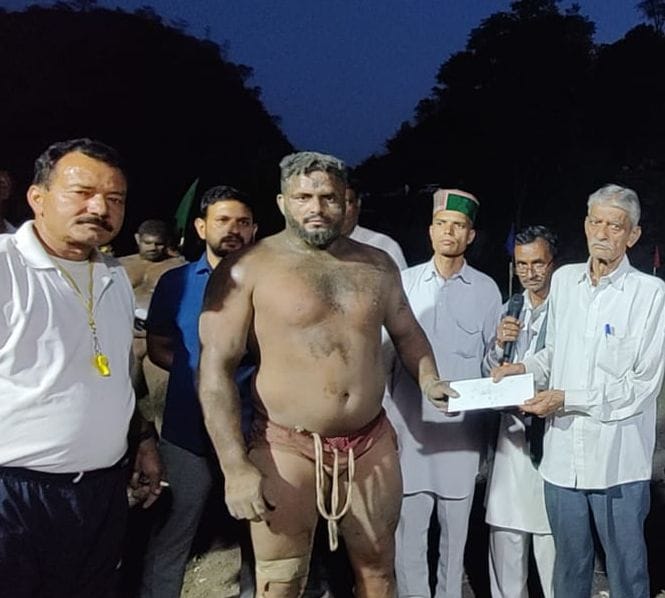 Rohtak's Somveer won

title of big gardener