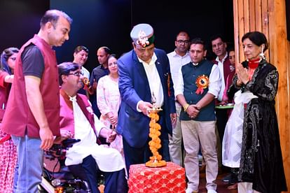 जो समाज अपनी संस्कृति की रक्षा करता है वही आगे बढ़ता है: डॉ. शांडिल