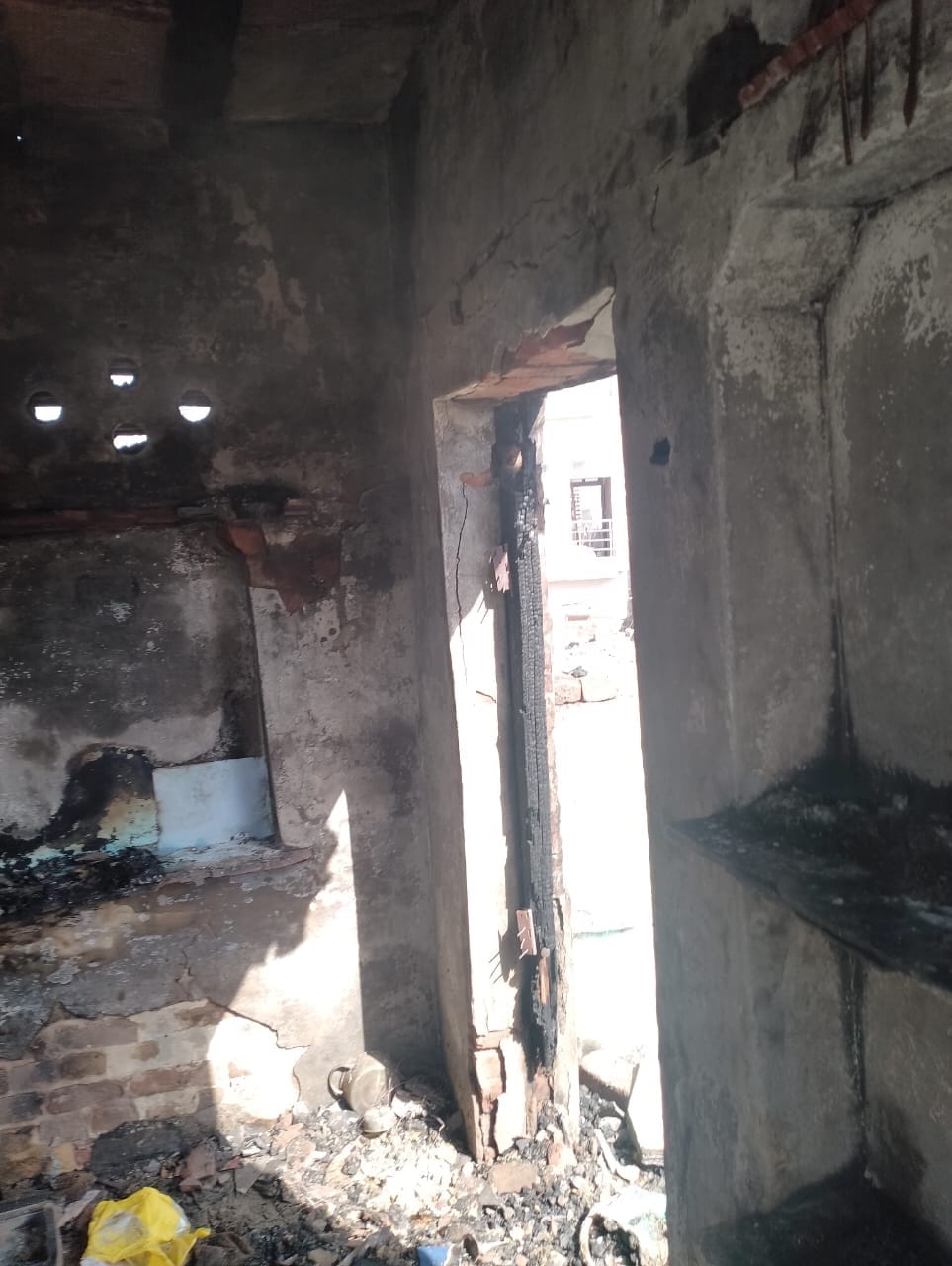All household items burnt due to fire in gas cylinder