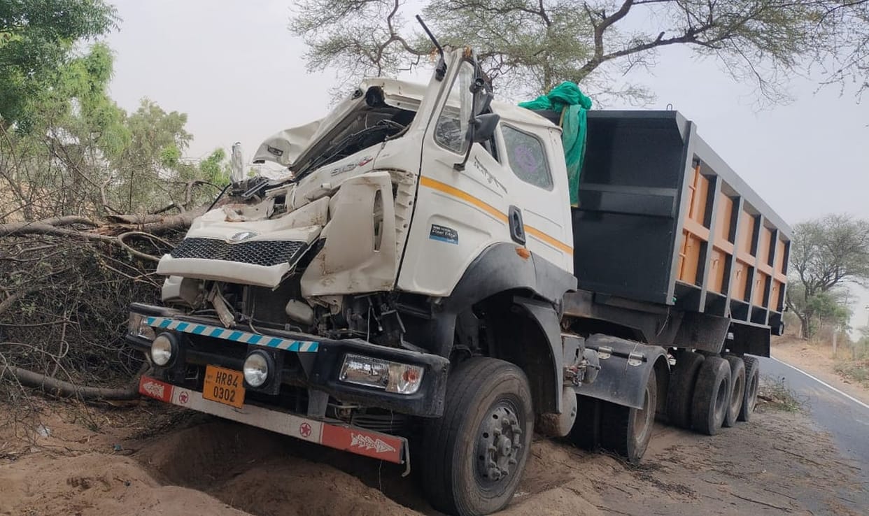 Truck collides with fallen tree on Satnali road, driver injured