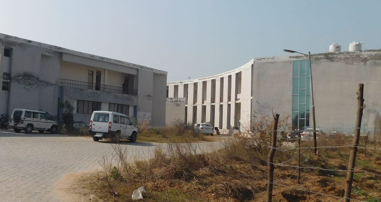 143 applications for admission in undergraduate first year