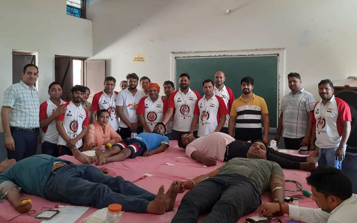 Jaideep donated blood for the 53rd time and Mohit for the 16th time