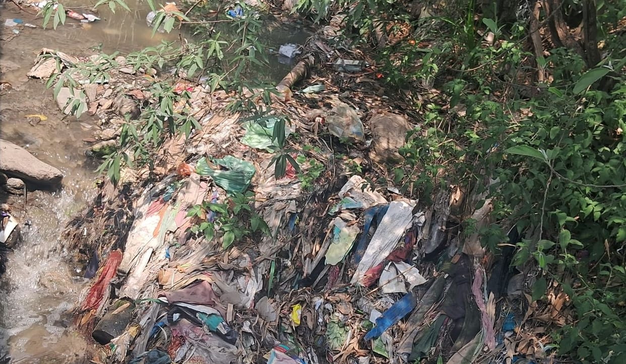 Drains become dumping sites, bad smell makes life miserable for people