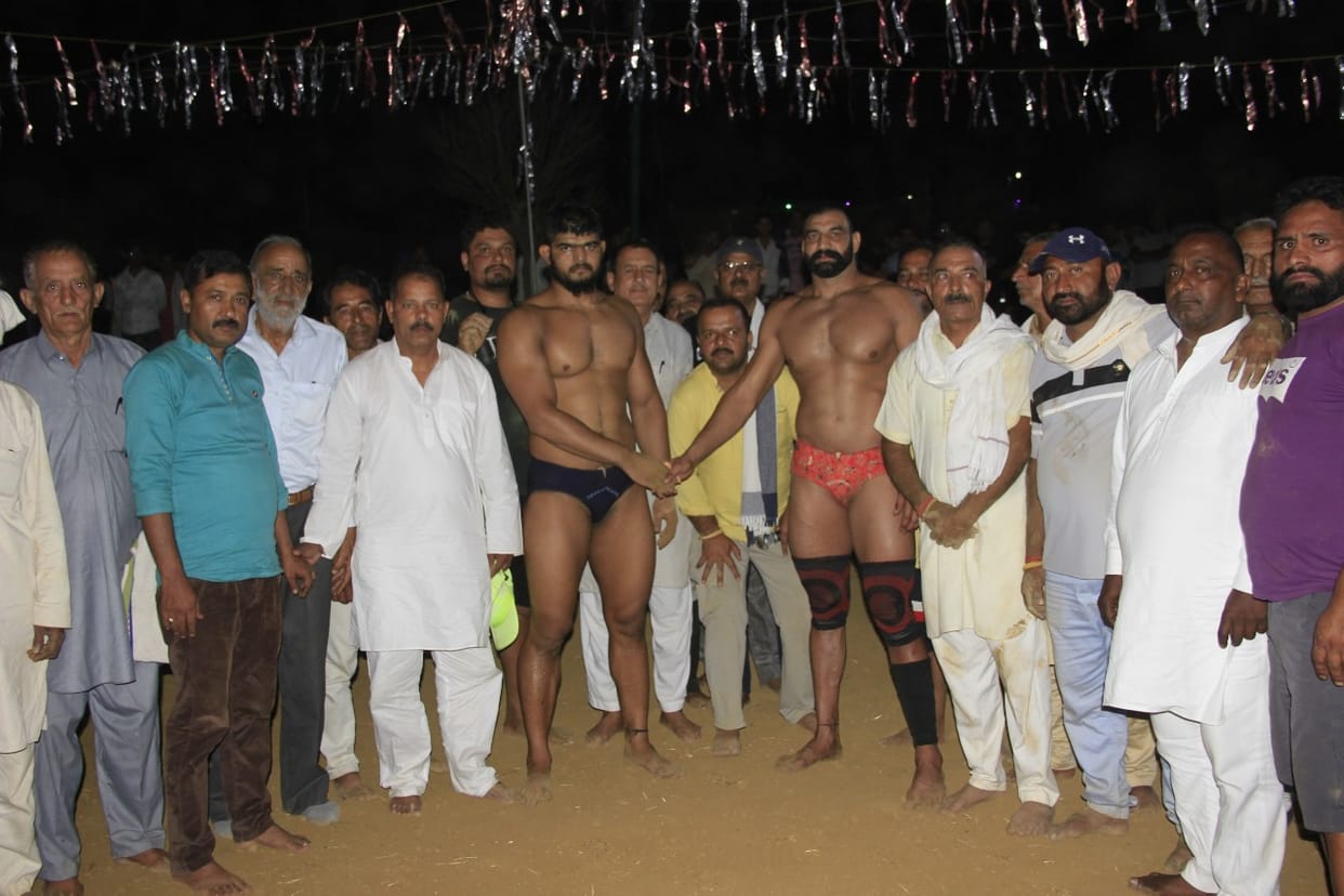 Major wrestler won a big prize of one lakh rupees