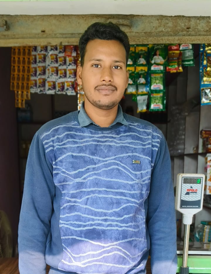 There was a broken electric wire on the way... Young man died due to electric shock, friend saved