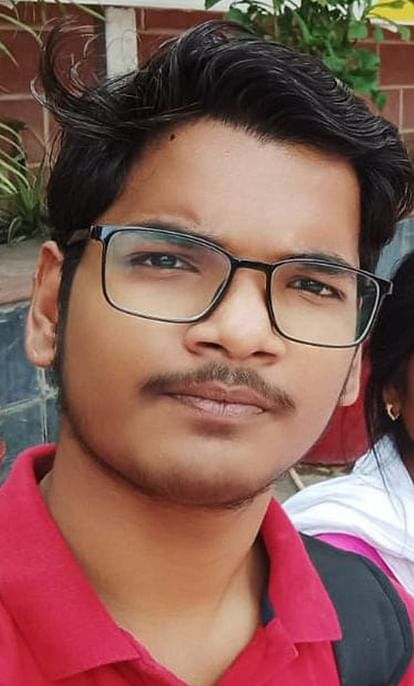 Lucknow News: किसान के बेटे प्रियंक ने अर्जित की सफलता Farmer's son Priyank achieved success