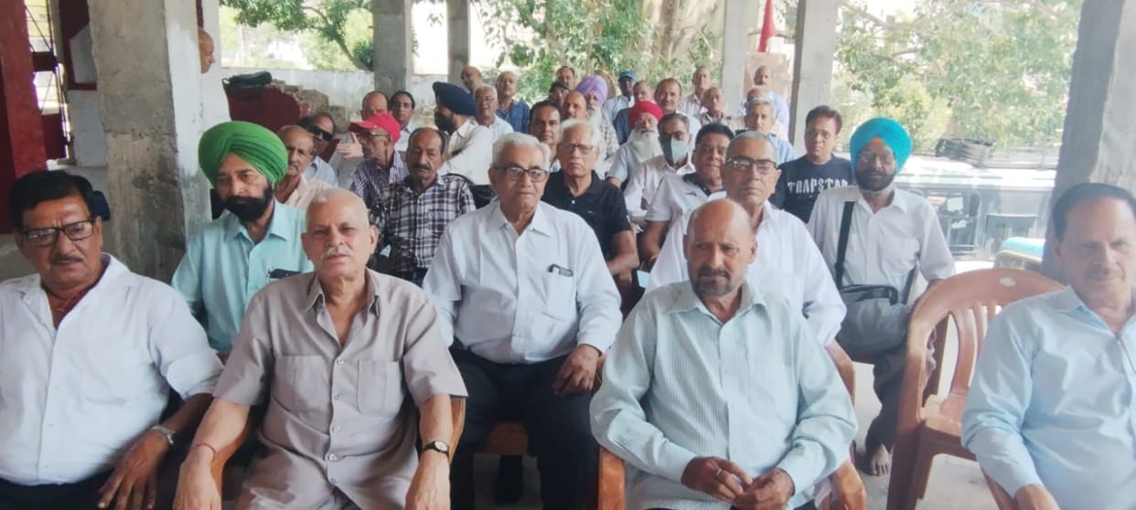 Government should soon fulfill the pending demands of pensioners