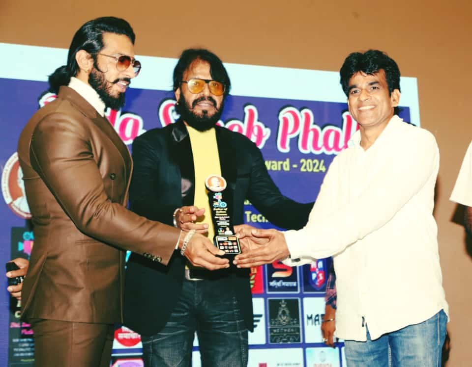 Damoh News Harish Patel received Dadasaheb Phalke Best Cinematographer Award
