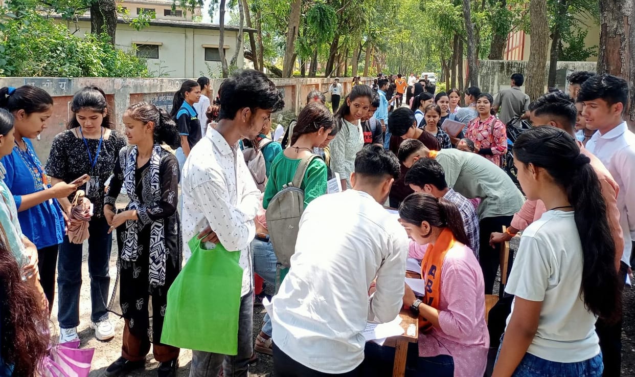 102 students took admission in three days