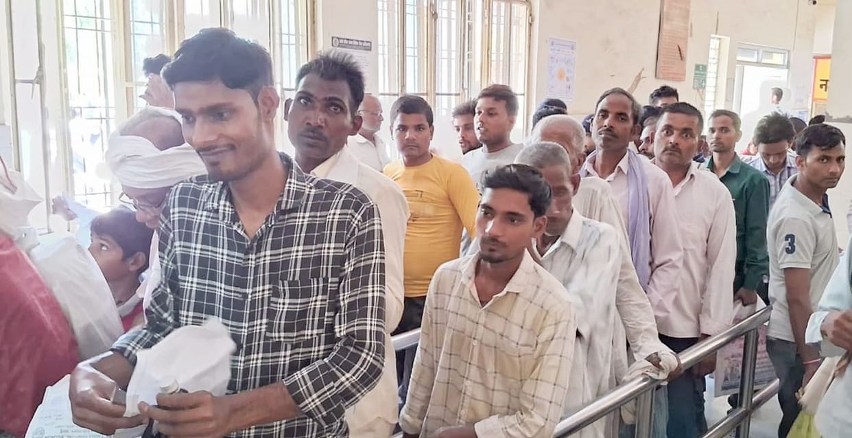 Symptoms of diarrhea found in 312 patients in the district hospital