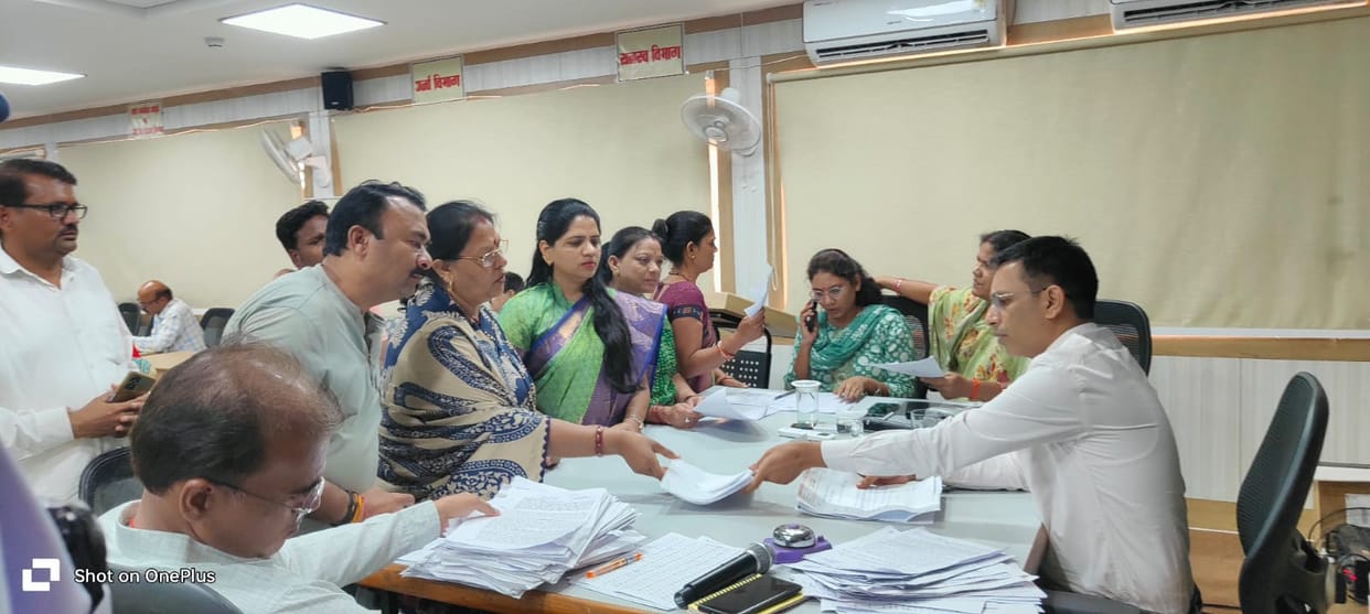 Congress councilor reached the collector with a complaint against the Municipal Corporation CMO
