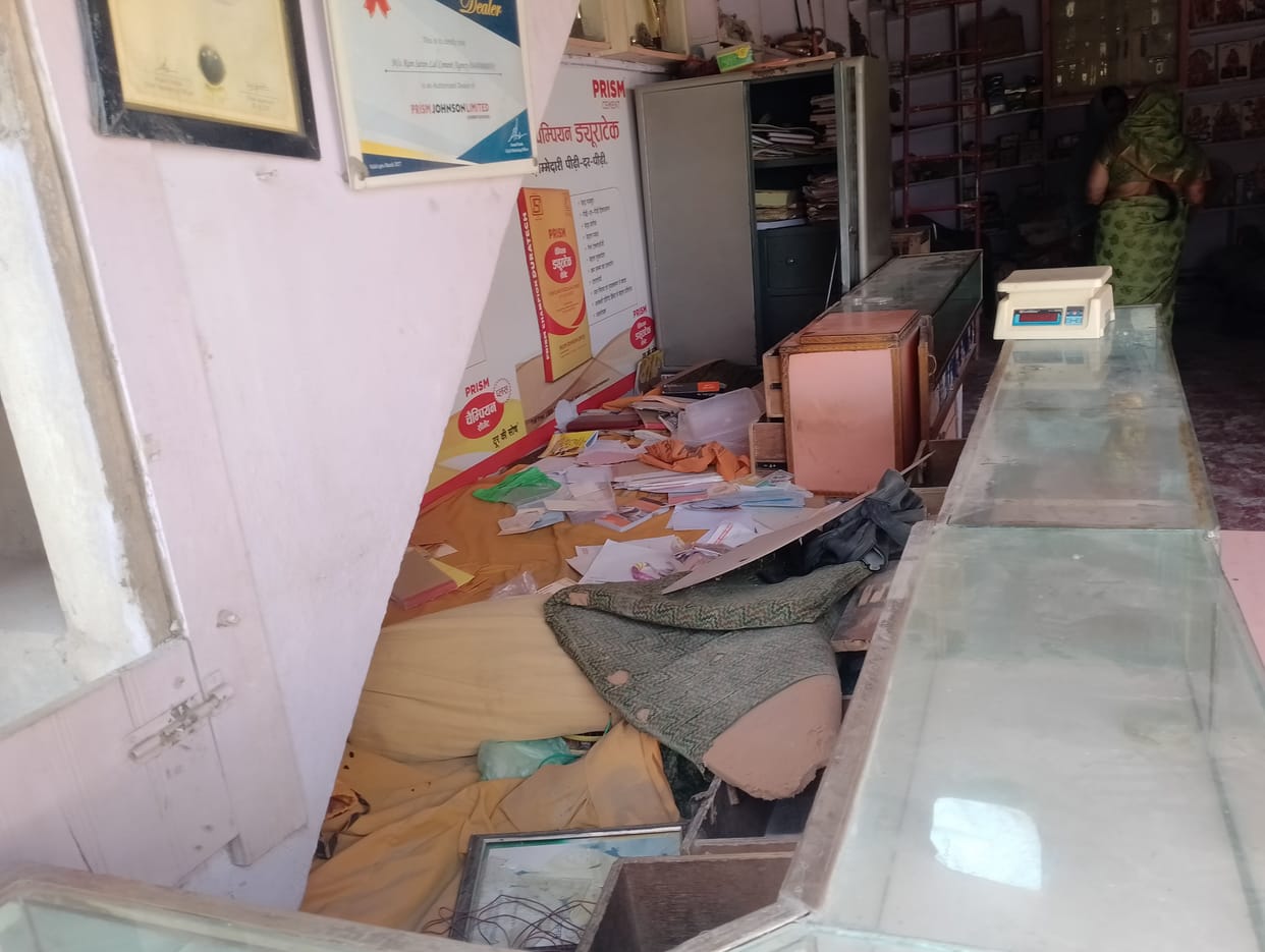 Theft of lakhs from BJP leader's establishment