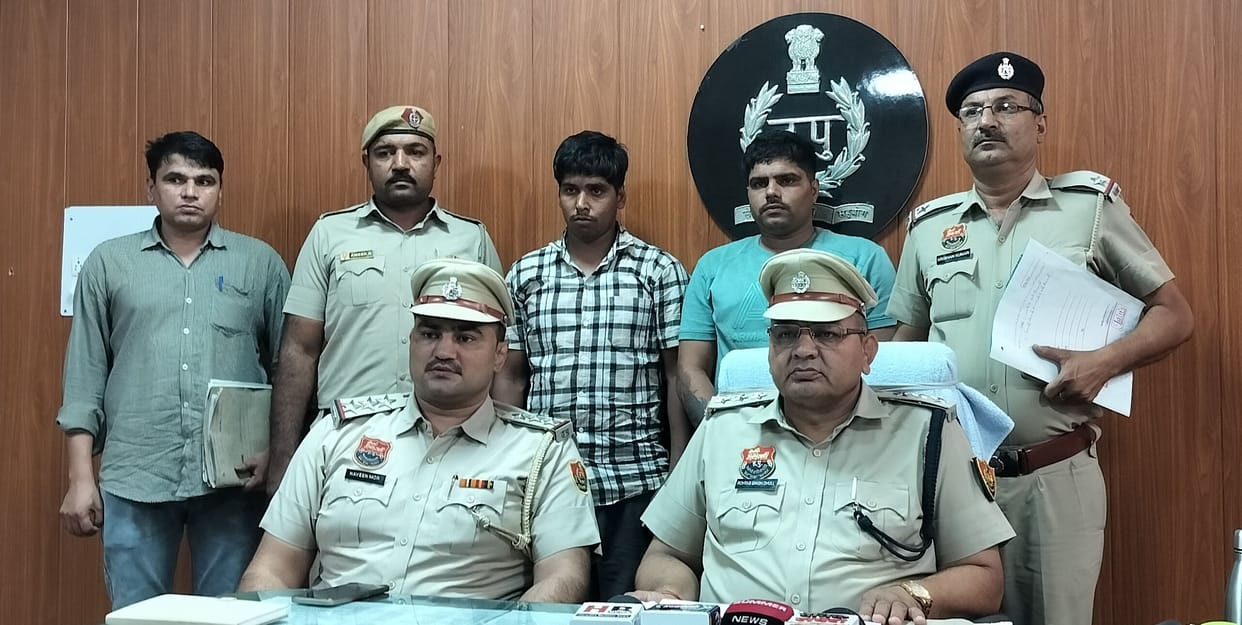 In Jaijavanti, a contract salesman was murdered with an ax for not giving liquor on loan.
