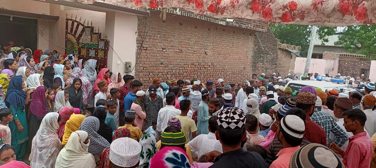 A young man died after falling from a building in Rajasthan