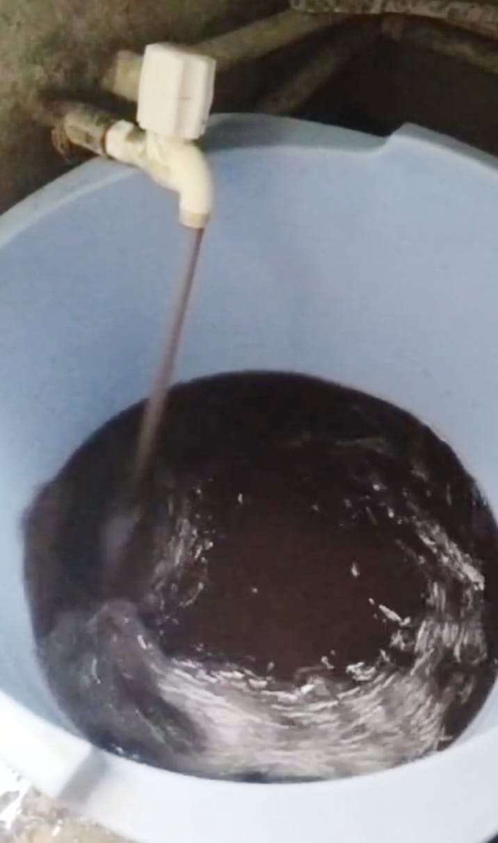dirty water coming out from taps
