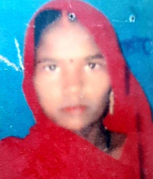 Woman commits suicide by hanging herself after a fight with her husband