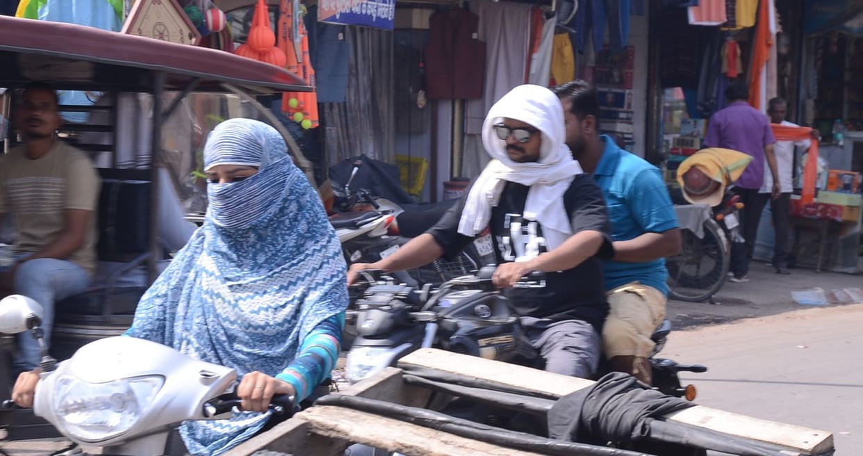 UP Weather Agra second hottest city in state mercury reached 46.5 degrees record breaking heat in Kanpur