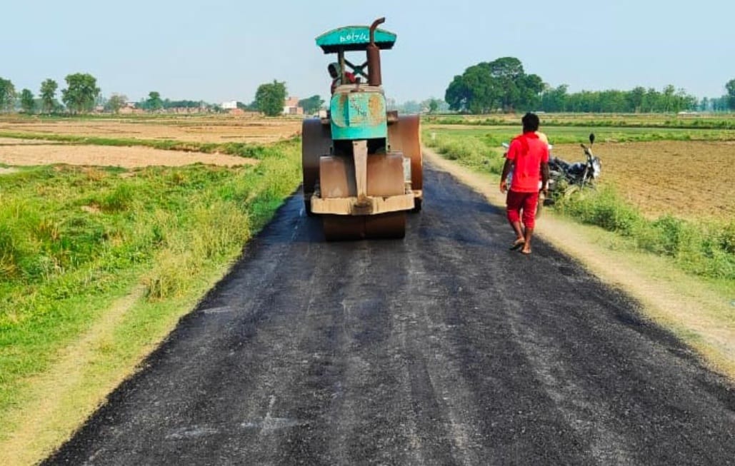Construction work on the bad road going to Bakuldiha started