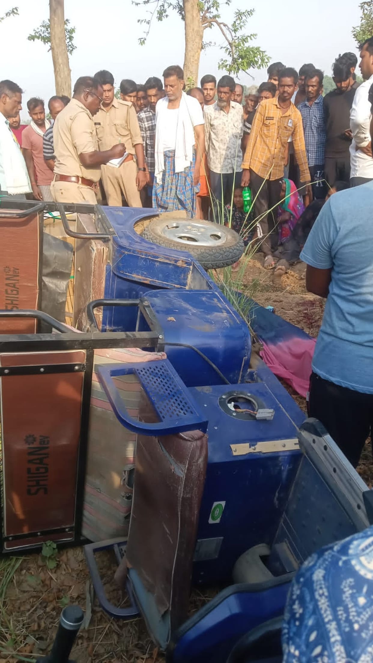 Tractor-trolley collides with e-rickshaw, woman dies