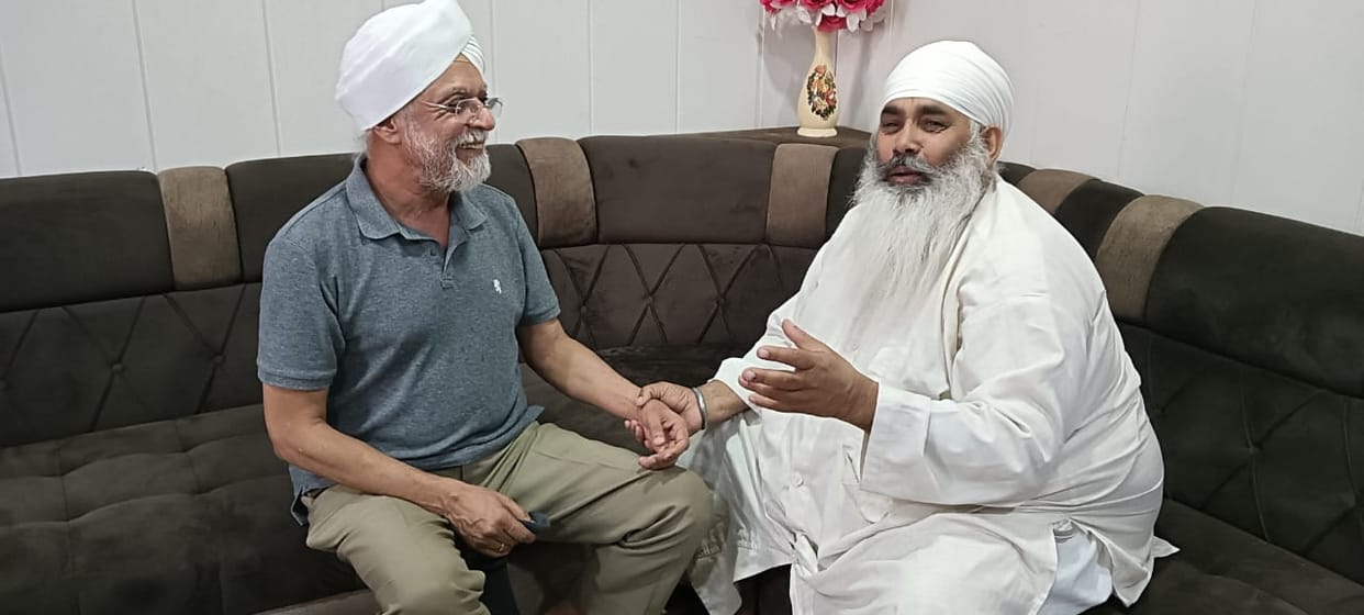 Former Chief Justice of the Supreme Court paid obeisance in the Gurudwara with his family.